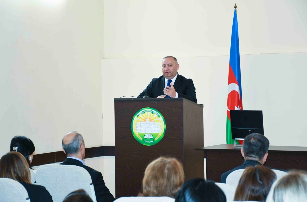 "Şəhərsalma və memarlıq sahəsi dövlət siyasətində prioritet istiqamətlərdən biridir" - Rektor (FOTOLAR)